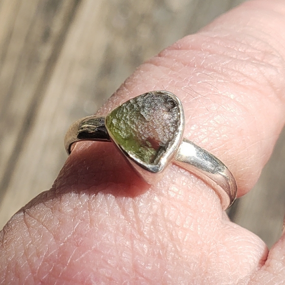 Genuine Moldavite Ring ~ 925 Sterling Silver - Picture 11 of 15